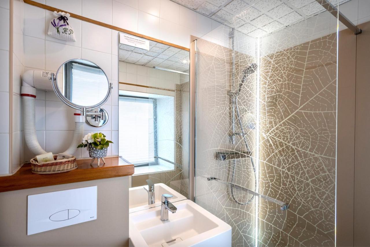 Hotel Restaurant De La Poste Et La Grange Detente, Espace Bien-Etre Chateauneuf-de-Randon Ngoại thất bức ảnh